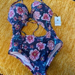 Shade & Shore one piece 36 DD
